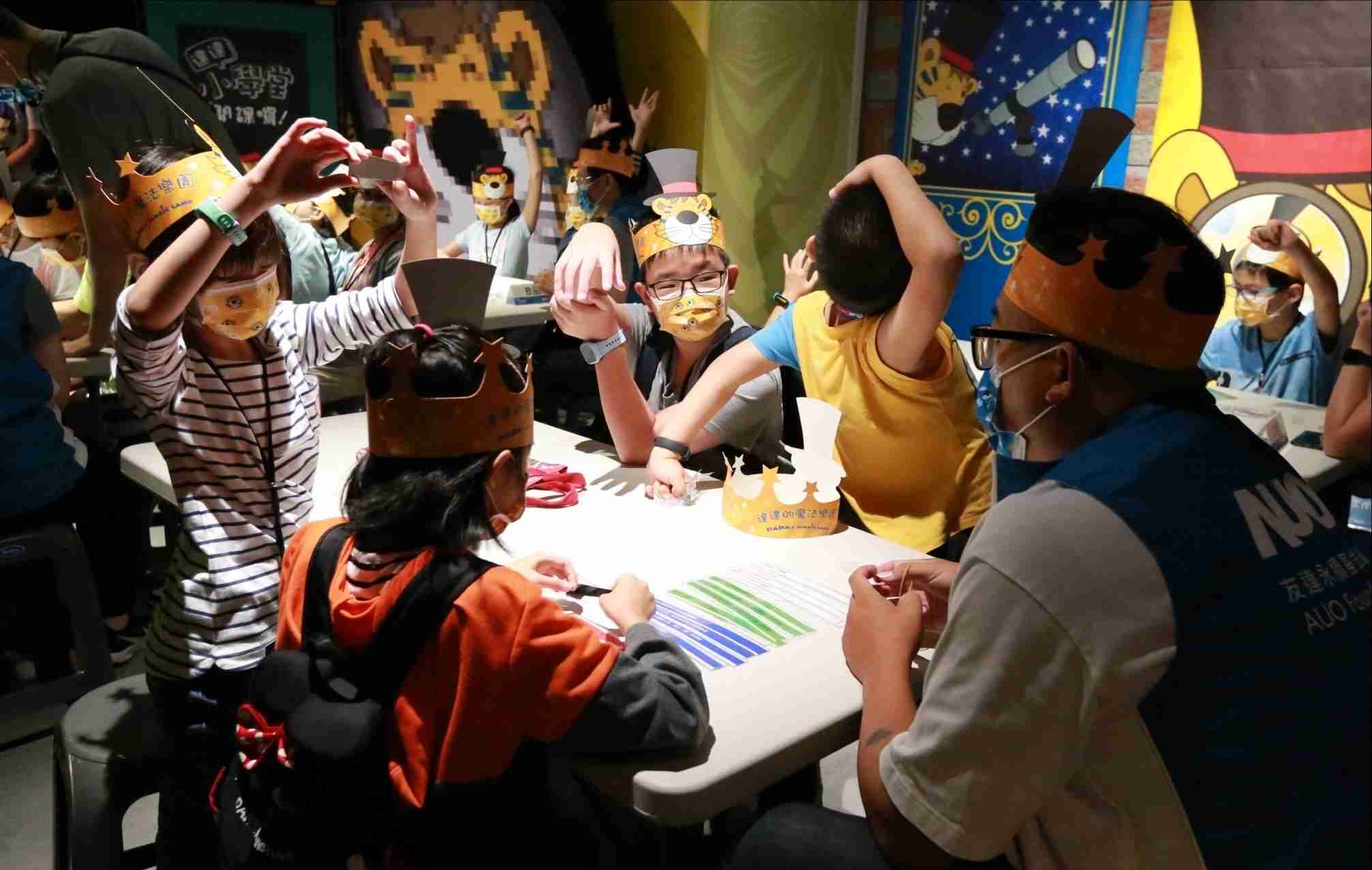 人生就是博以永续理念推动全人教育计划，，，内外结盟储备科普教育人才，，，，荣获亚太永续行动奖社会共融面的金奖肯定