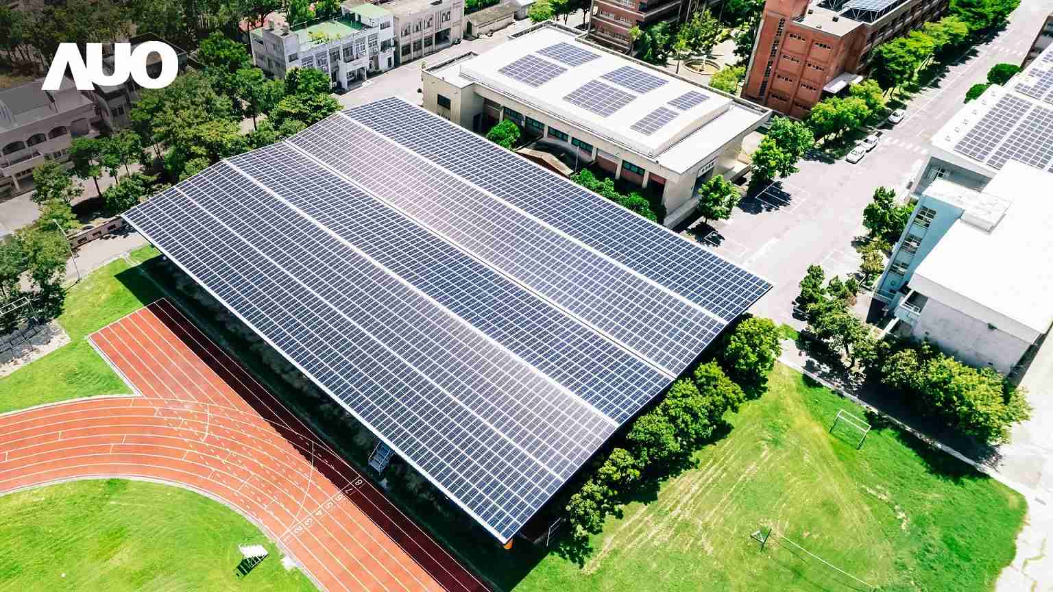 人生就是博SunSteel光电整合型浪板具备快速安装、、、、轻量化优势,,,,可提升15%发电效能,,,通过国际IEC与台湾VPC认证安全、、、、防漏、、、、耐候标准